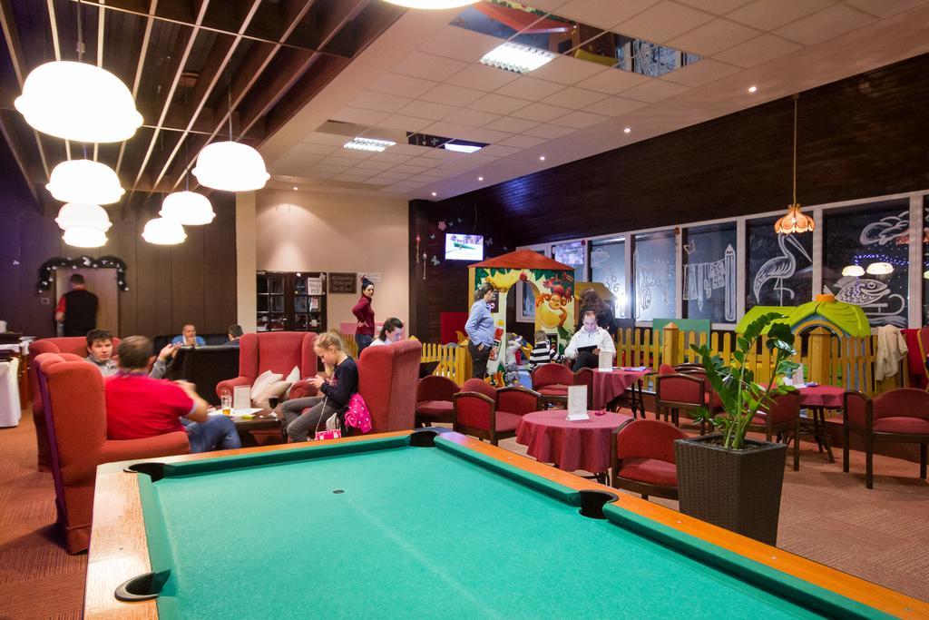 Hotel Junior Jasna Deménvölgy Kültér fotó
